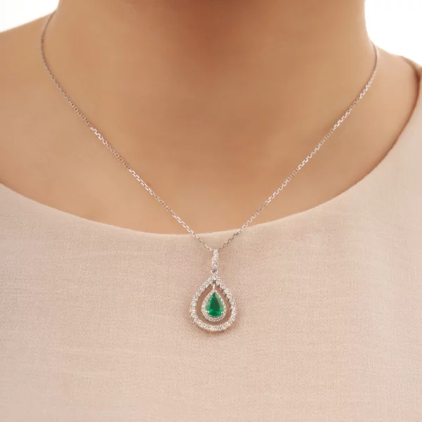 Emerald Diamond  Necklace